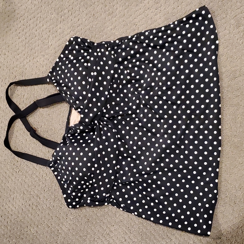 NEW ladies twist front swim top 20W